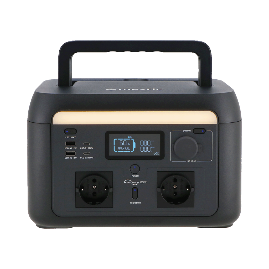 Mestic Power Station mit Tragegriff, LED-Leiste und Display – Frontansicht mit Steckdosen und USB-Anschlüssen