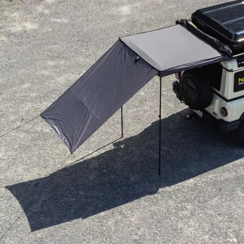 Horntools Horizon Straight 1,5 m Heckmarkise mit Sonnensegel am Geländewagen montiert