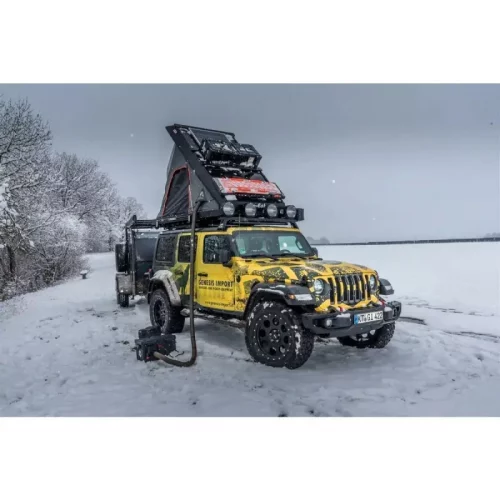 Pundmann mobile Standheizung im Wintereinsatz bei Dachzelt und Overlanding Fahrzeug im Schnee
